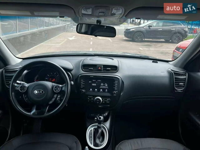 Серый Киа Soul, объемом двигателя 2 л и пробегом 186 тыс. км за 10900 $, фото 18 на Automoto.ua