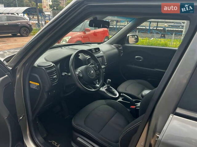 Серый Киа Soul, объемом двигателя 2 л и пробегом 186 тыс. км за 10900 $, фото 9 на Automoto.ua