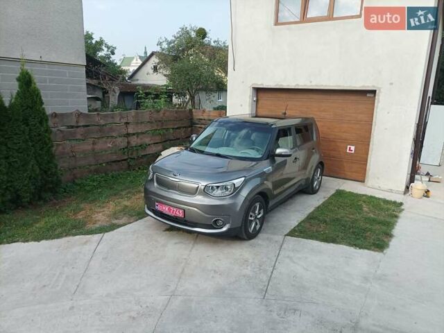 Сірий Кіа Soul, об'ємом двигуна 0 л та пробігом 140 тис. км за 10750 $, фото 9 на Automoto.ua