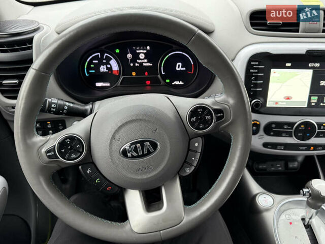 Сірий Кіа Soul, об'ємом двигуна 0 л та пробігом 76 тис. км за 10999 $, фото 42 на Automoto.ua