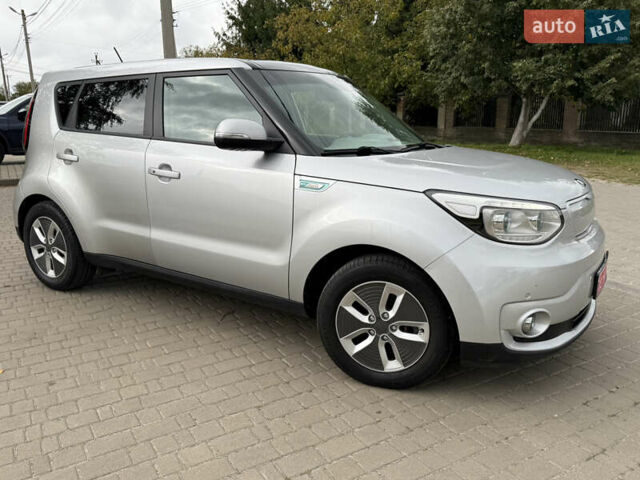 Серый Киа Soul, объемом двигателя 0 л и пробегом 74 тыс. км за 11499 $, фото 4 на Automoto.ua