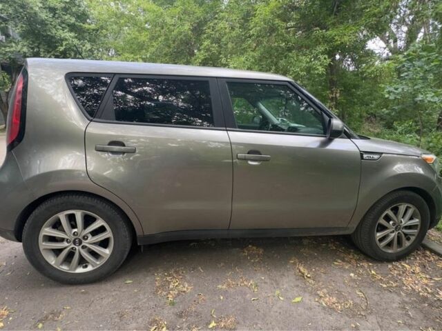 Серый Киа Soul, объемом двигателя 2 л и пробегом 115 тыс. км за 11999 $, фото 4 на Automoto.ua