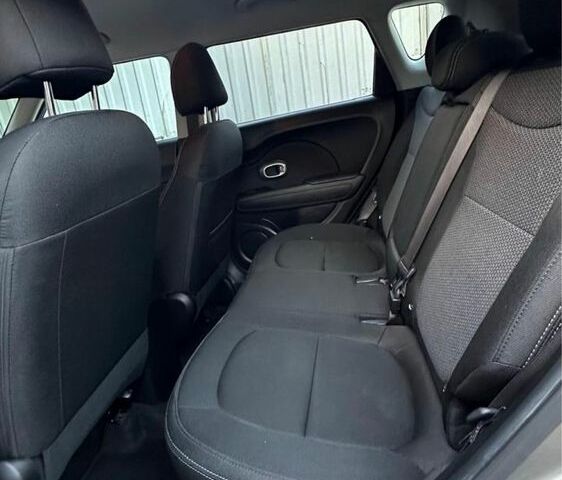 Серый Киа Soul, объемом двигателя 2 л и пробегом 115 тыс. км за 11999 $, фото 6 на Automoto.ua