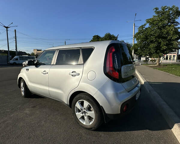 Сірий Кіа Soul, об'ємом двигуна 1.59 л та пробігом 95 тис. км за 12500 $, фото 5 на Automoto.ua