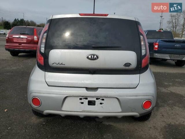 Серый Киа Soul, объемом двигателя 2 л и пробегом 108 тыс. км за 2300 $, фото 5 на Automoto.ua