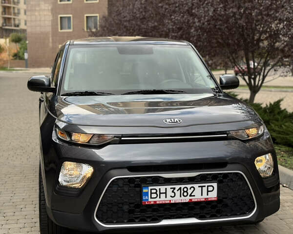 Серый Киа Soul, объемом двигателя 2 л и пробегом 30 тыс. км за 16999 $, фото 9 на Automoto.ua