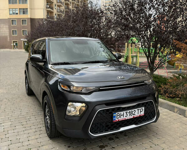 Серый Киа Soul, объемом двигателя 2 л и пробегом 30 тыс. км за 16999 $, фото 5 на Automoto.ua