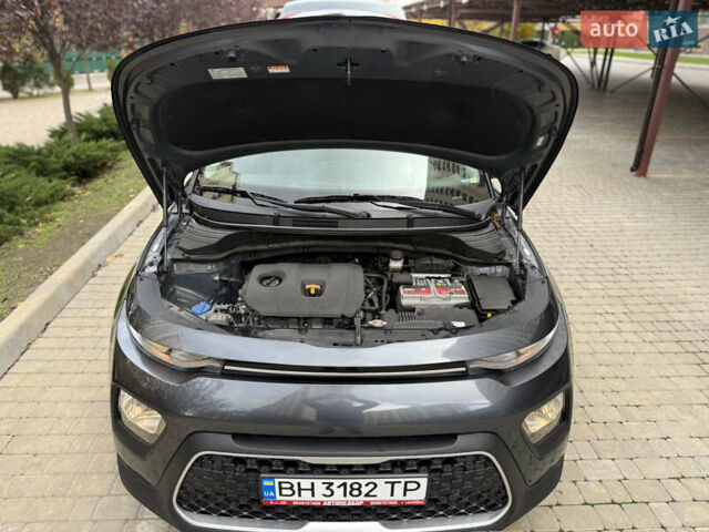 Серый Киа Soul, объемом двигателя 2 л и пробегом 30 тыс. км за 16500 $, фото 4 на Automoto.ua