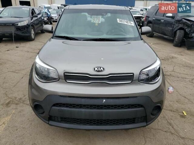 Серый Киа Soul, объемом двигателя 1.6 л и пробегом 78 тыс. км за 2800 $, фото 4 на Automoto.ua