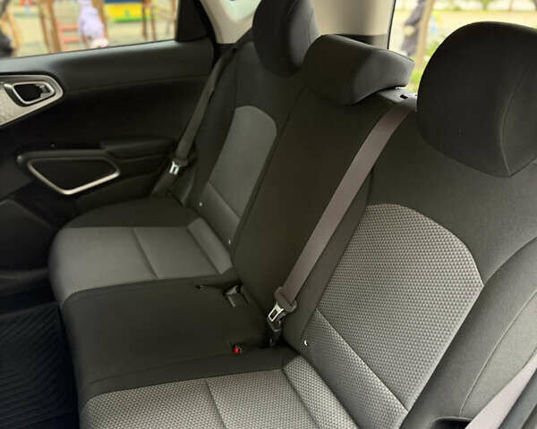 Серый Киа Soul, объемом двигателя 2 л и пробегом 30 тыс. км за 16500 $, фото 23 на Automoto.ua