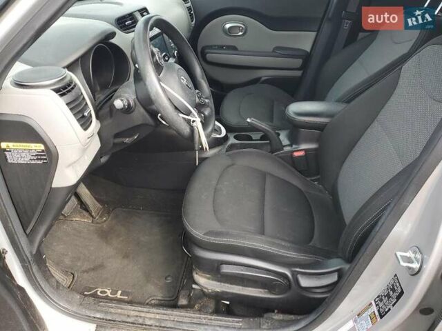 Серый Киа Soul, объемом двигателя 2 л и пробегом 108 тыс. км за 2300 $, фото 6 на Automoto.ua