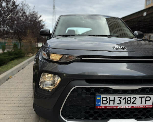 Серый Киа Soul, объемом двигателя 2 л и пробегом 30 тыс. км за 16500 $, фото 3 на Automoto.ua