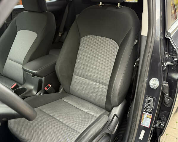 Серый Киа Soul, объемом двигателя 2 л и пробегом 30 тыс. км за 16999 $, фото 21 на Automoto.ua