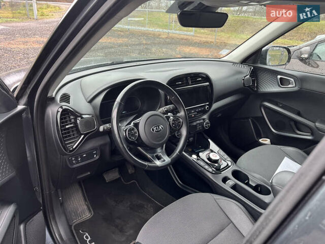 Сірий Кіа Soul, об'ємом двигуна 0 л та пробігом 78 тис. км за 16300 $, фото 5 на Automoto.ua
