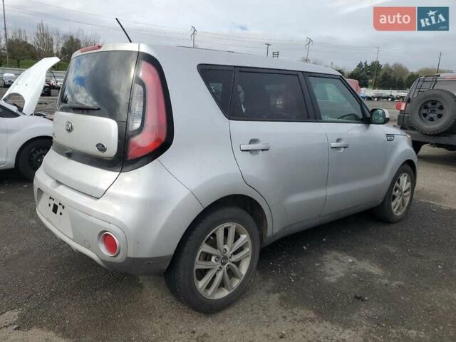 Серый Киа Soul, объемом двигателя 2 л и пробегом 108 тыс. км за 2300 $, фото 2 на Automoto.ua