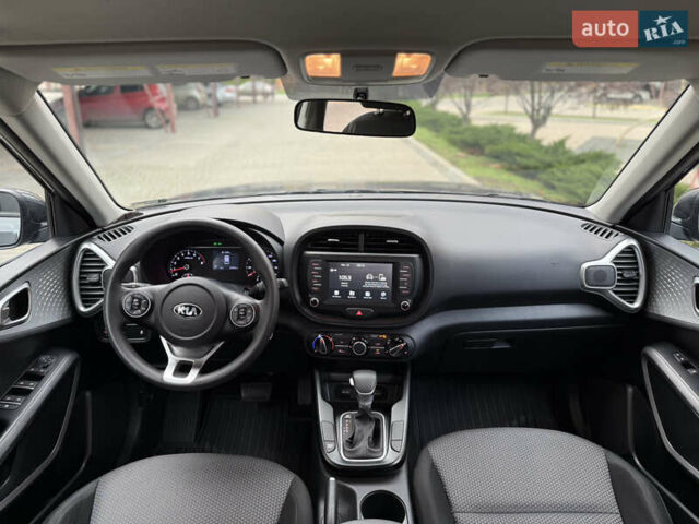 Серый Киа Soul, объемом двигателя 2 л и пробегом 30 тыс. км за 16500 $, фото 24 на Automoto.ua