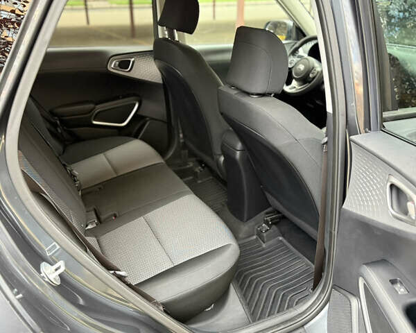 Серый Киа Soul, объемом двигателя 2 л и пробегом 30 тыс. км за 16999 $, фото 17 на Automoto.ua