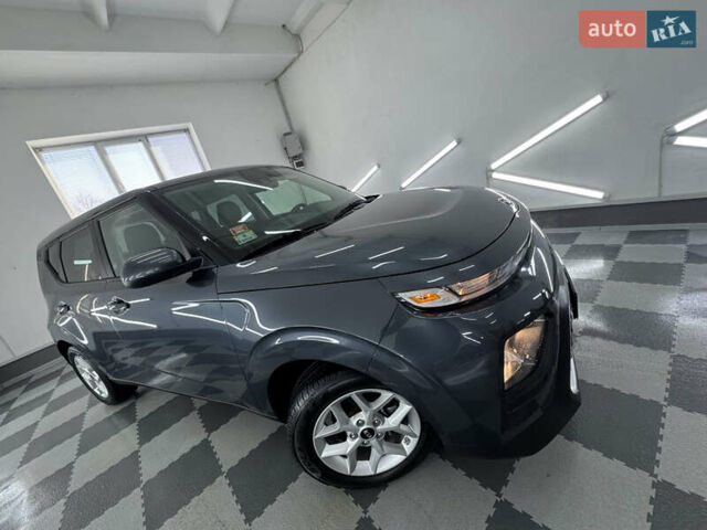 Серый Киа Soul, объемом двигателя 2 л и пробегом 104 тыс. км за 14999 $, фото 95 на Automoto.ua