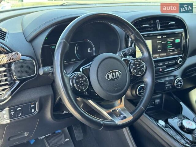 Серый Киа Soul, объемом двигателя 0 л и пробегом 73 тыс. км за 14900 $, фото 16 на Automoto.ua