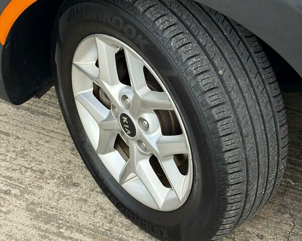 Серый Киа Soul, объемом двигателя 0 л и пробегом 37 тыс. км за 15300 $, фото 20 на Automoto.ua