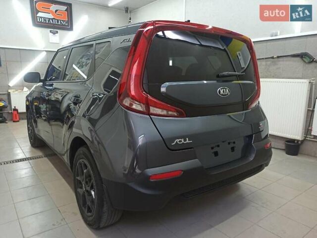 Серый Киа Soul, объемом двигателя 2 л и пробегом 70 тыс. км за 14350 $, фото 5 на Automoto.ua