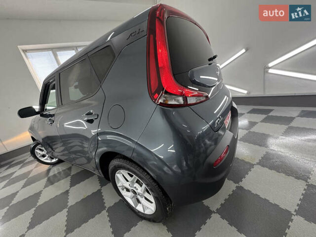 Серый Киа Soul, объемом двигателя 2 л и пробегом 104 тыс. км за 14999 $, фото 172 на Automoto.ua