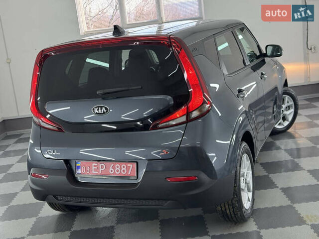 Серый Киа Soul, объемом двигателя 2 л и пробегом 104 тыс. км за 14999 $, фото 170 на Automoto.ua