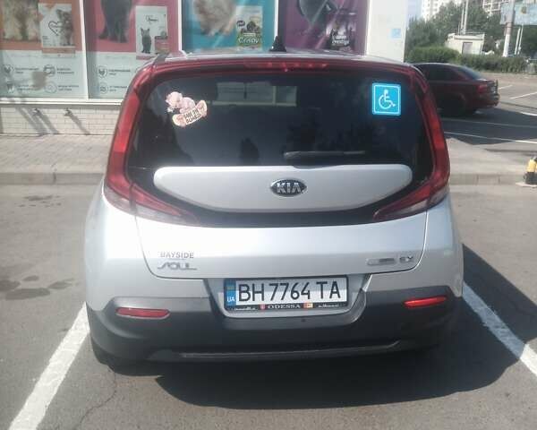Серый Киа Soul, объемом двигателя 2 л и пробегом 63 тыс. км за 15700 $, фото 12 на Automoto.ua