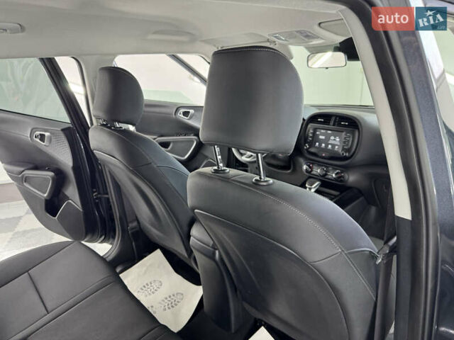 Серый Киа Soul, объемом двигателя 2 л и пробегом 104 тыс. км за 14999 $, фото 46 на Automoto.ua