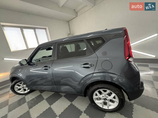 Серый Киа Soul, объемом двигателя 2 л и пробегом 104 тыс. км за 14999 $, фото 188 на Automoto.ua