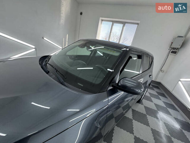 Серый Киа Soul, объемом двигателя 2 л и пробегом 104 тыс. км за 14999 $, фото 139 на Automoto.ua