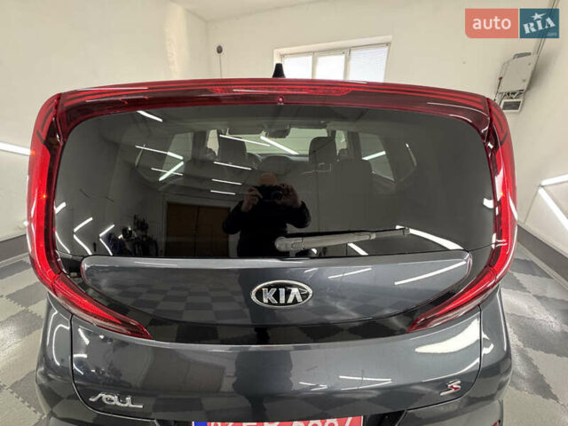 Серый Киа Soul, объемом двигателя 2 л и пробегом 104 тыс. км за 14999 $, фото 186 на Automoto.ua