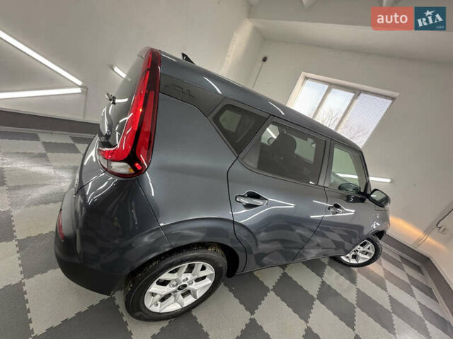 Серый Киа Soul, объемом двигателя 2 л и пробегом 104 тыс. км за 14999 $, фото 141 на Automoto.ua
