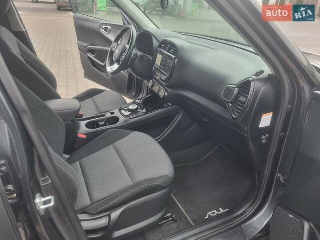 Серый Киа Soul, объемом двигателя 0 л и пробегом 110 тыс. км за 17200 $, фото 5 на Automoto.ua