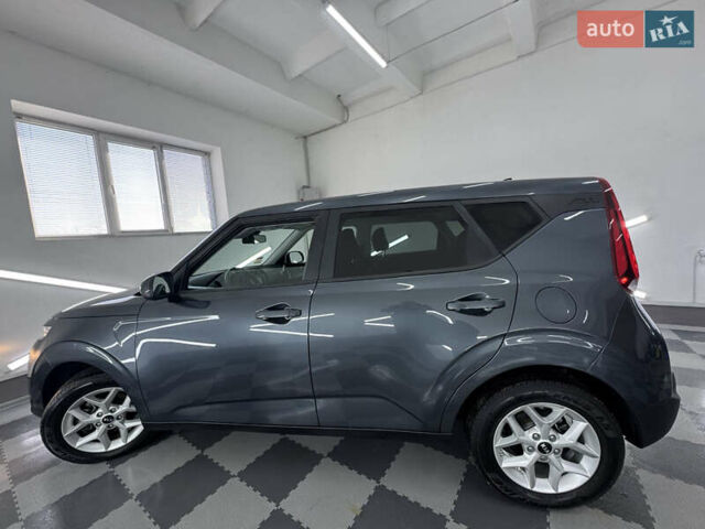 Серый Киа Soul, объемом двигателя 2 л и пробегом 104 тыс. км за 14999 $, фото 187 на Automoto.ua