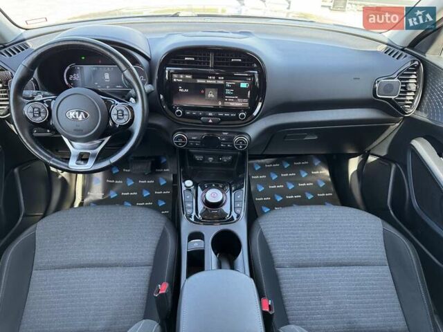 Серый Киа Soul, объемом двигателя 0 л и пробегом 73 тыс. км за 14900 $, фото 3 на Automoto.ua