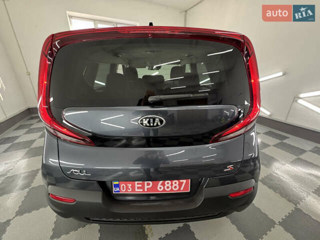 Серый Киа Soul, объемом двигателя 2 л и пробегом 104 тыс. км за 14999 $, фото 147 на Automoto.ua