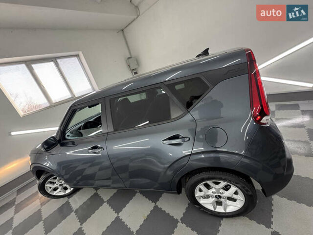 Серый Киа Soul, объемом двигателя 2 л и пробегом 104 тыс. км за 14999 $, фото 181 на Automoto.ua