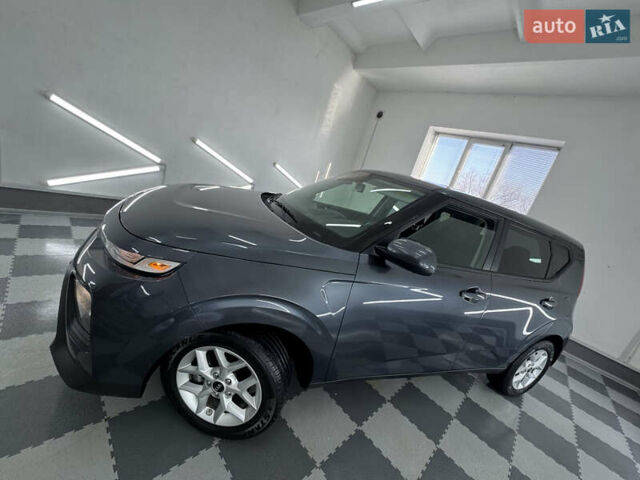 Серый Киа Soul, объемом двигателя 2 л и пробегом 104 тыс. км за 14999 $, фото 117 на Automoto.ua
