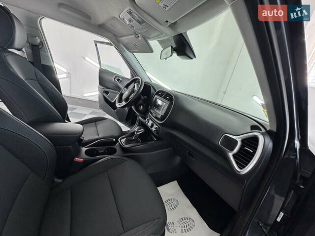 Серый Киа Soul, объемом двигателя 2 л и пробегом 104 тыс. км за 14999 $, фото 63 на Automoto.ua