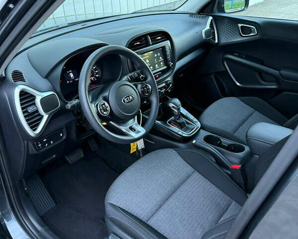 Серый Киа Soul, объемом двигателя 0 л и пробегом 37 тыс. км за 15300 $, фото 14 на Automoto.ua