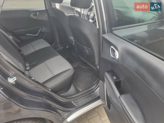 Серый Киа Soul, объемом двигателя 0 л и пробегом 110 тыс. км за 17200 $, фото 7 на Automoto.ua