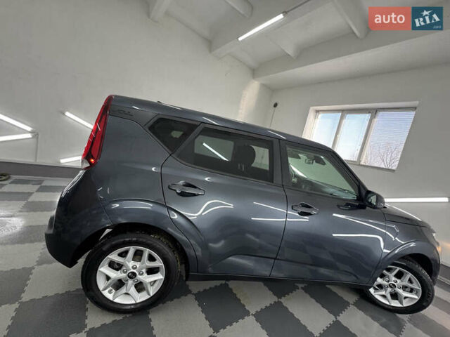 Серый Киа Soul, объемом двигателя 2 л и пробегом 104 тыс. км за 14999 $, фото 11 на Automoto.ua