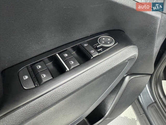 Серый Киа Soul, объемом двигателя 2 л и пробегом 104 тыс. км за 14999 $, фото 36 на Automoto.ua