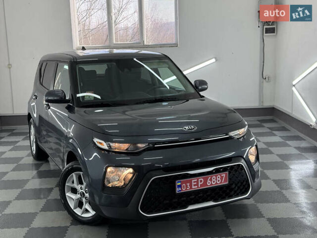 Серый Киа Soul, объемом двигателя 2 л и пробегом 104 тыс. км за 14999 $, фото 6 на Automoto.ua