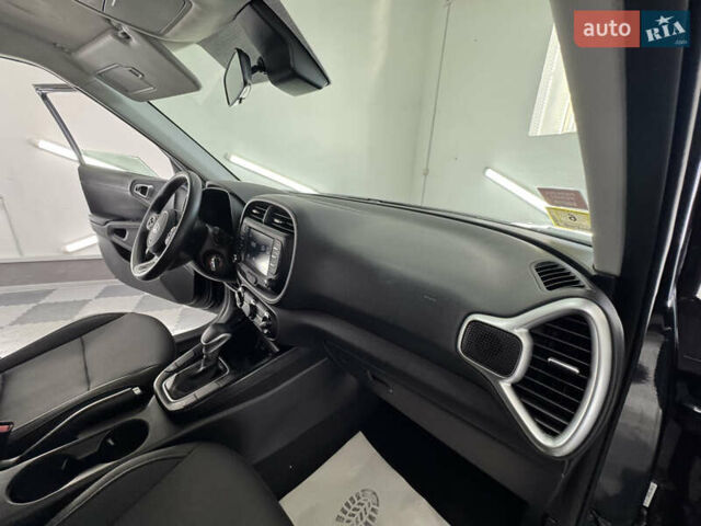 Серый Киа Soul, объемом двигателя 2 л и пробегом 104 тыс. км за 14999 $, фото 59 на Automoto.ua