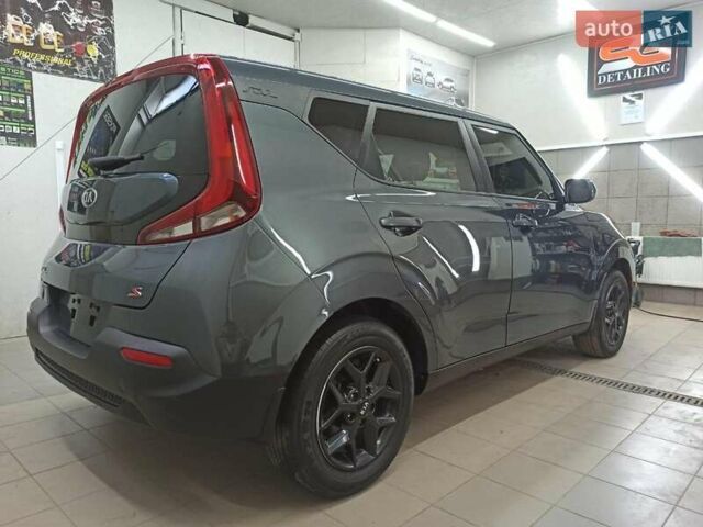 Серый Киа Soul, объемом двигателя 2 л и пробегом 70 тыс. км за 14350 $, фото 6 на Automoto.ua
