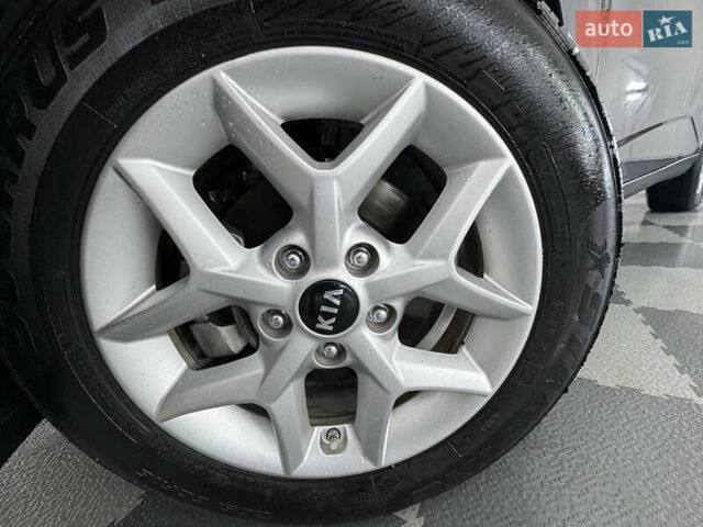 Серый Киа Soul, объемом двигателя 2 л и пробегом 104 тыс. км за 14999 $, фото 121 на Automoto.ua