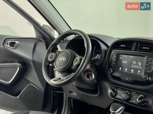 Серый Киа Soul, объемом двигателя 2 л и пробегом 104 тыс. км за 14999 $, фото 49 на Automoto.ua