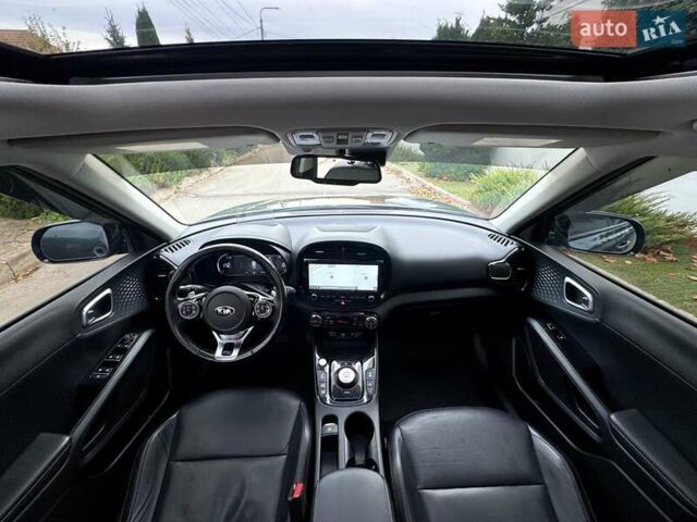 Серый Киа Soul, объемом двигателя 0 л и пробегом 101 тыс. км за 17899 $, фото 16 на Automoto.ua